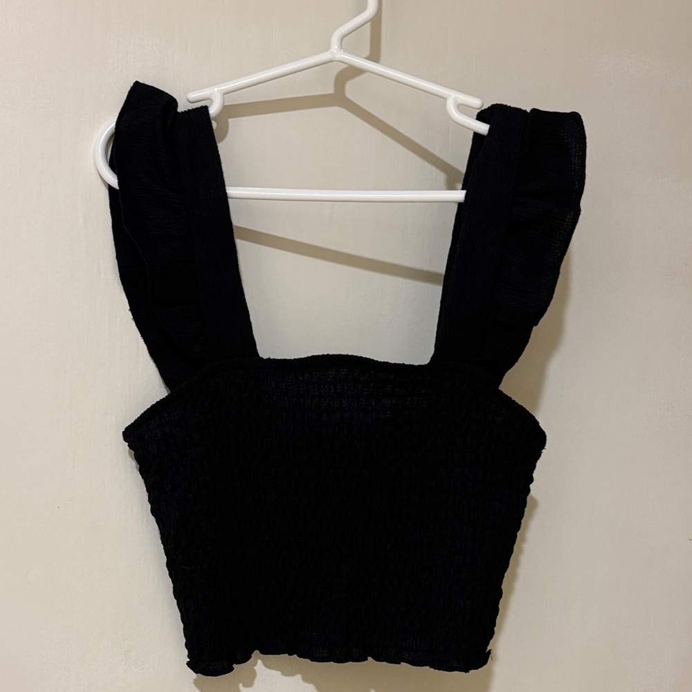 H&M Black Woman’s Crop Top